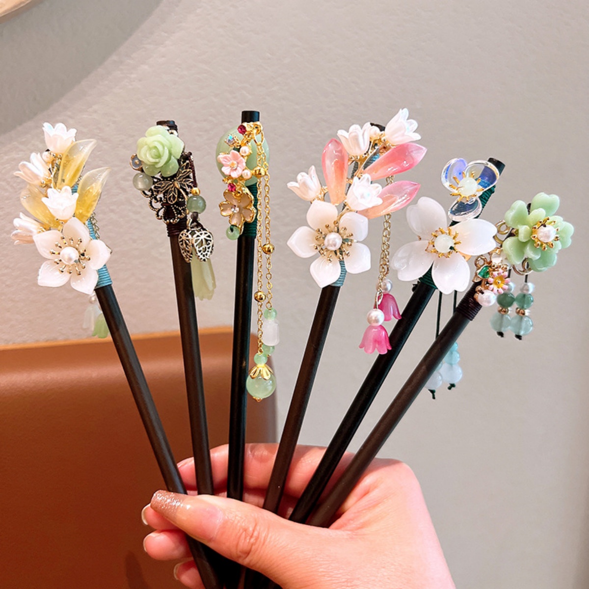Exquisite Flower Tassel Wooden - огляд і ціна Hanbok Hair Pin